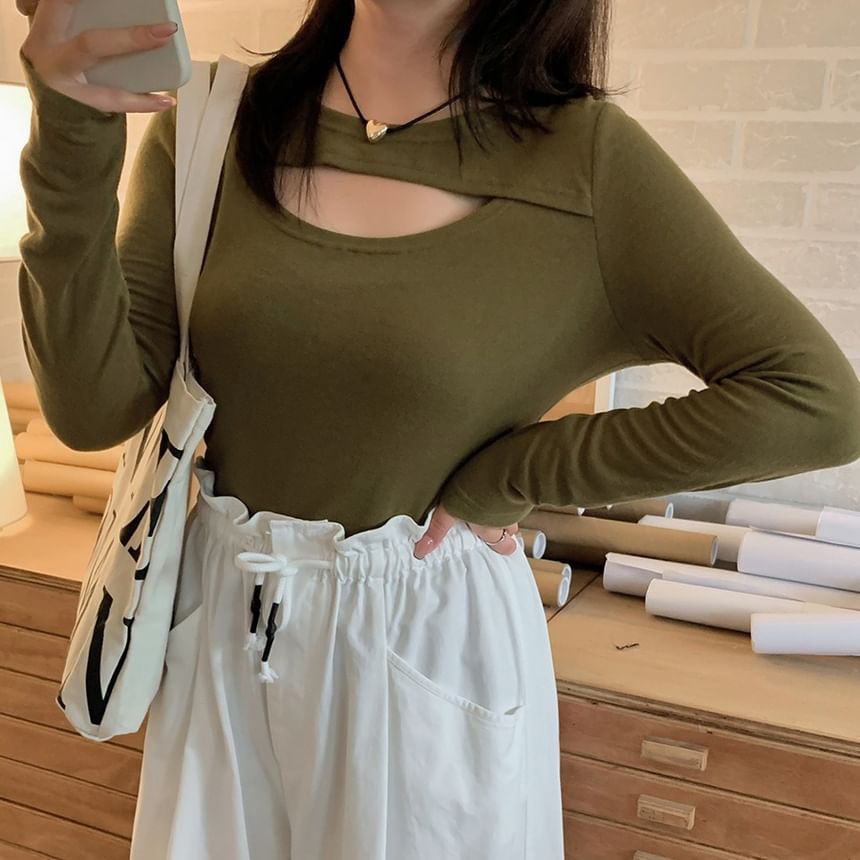 Cutout Knit Top with Long Sleeves and Crew Neck in Solid Color
