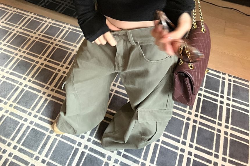Cropped Tee with Square Neck and Long Sleeves in Solid Color
