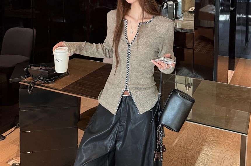 Contrast-Trimmed T-Shirt with Long Sleeves and Notched Neckline