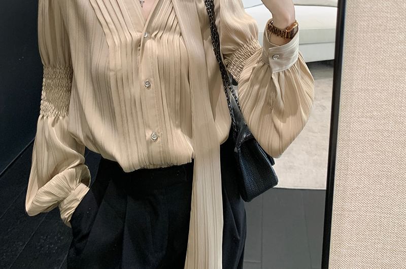 Pleated Blouse with V-Neck and Long Sleeves in Solid Color