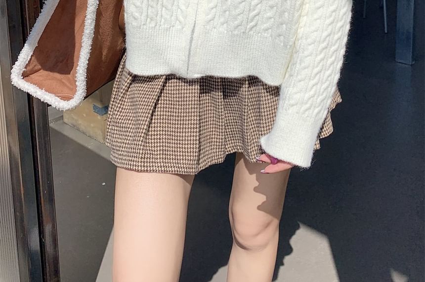 Collared Plain Cable Knit Zip Cardigan