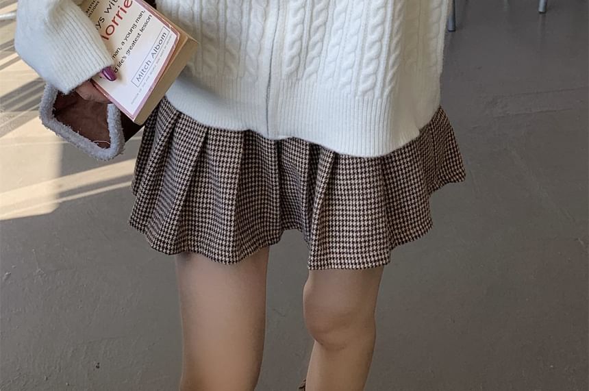 Collared Plain Cable Knit Zip Cardigan