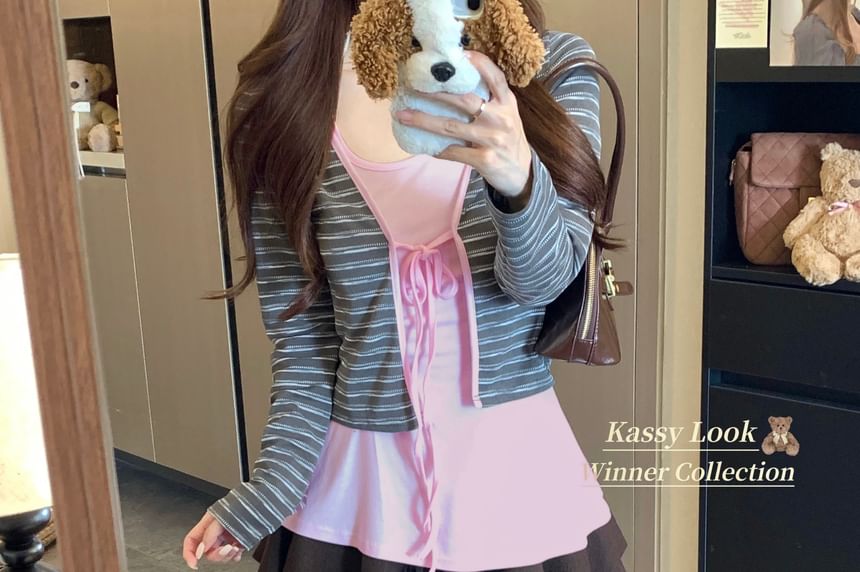 Short-Sleeve Scoop Neck Plain Ruched Tee / V-Neck Striped Tie Front Crop Cardigan