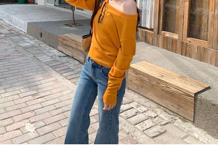 Classic Knit Top with Boat Neckline and Long Sleeves