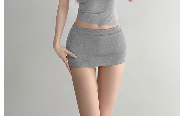 Mid Rise Plain Mini Pencil Skirt