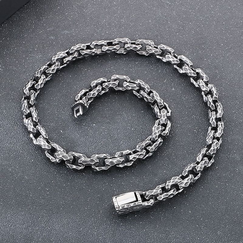 Textured Chunky Chain Necklace