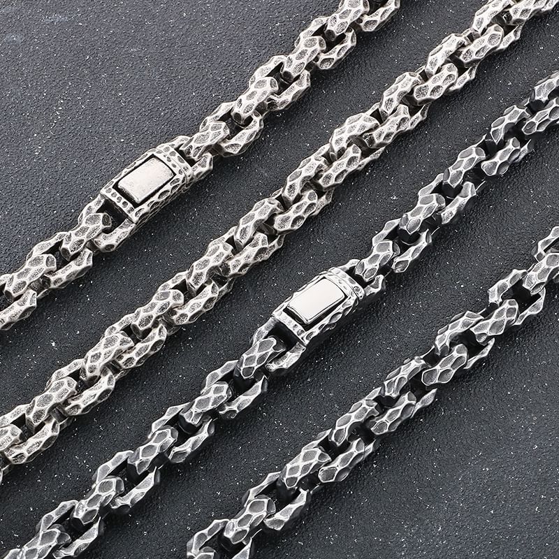 Textured Chunky Chain Necklace