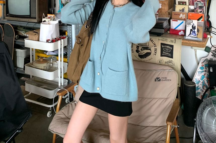 Round Neck Faux Pearl Button Cardigan