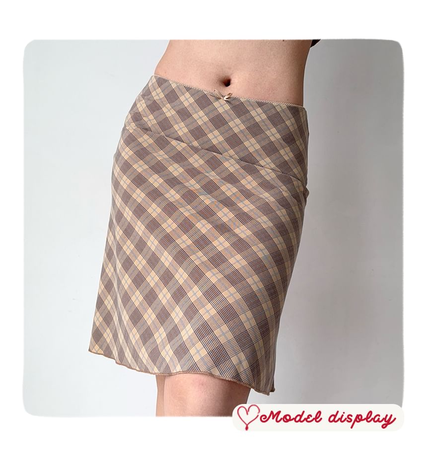 Mid Rise Plaid H-Line Skirt