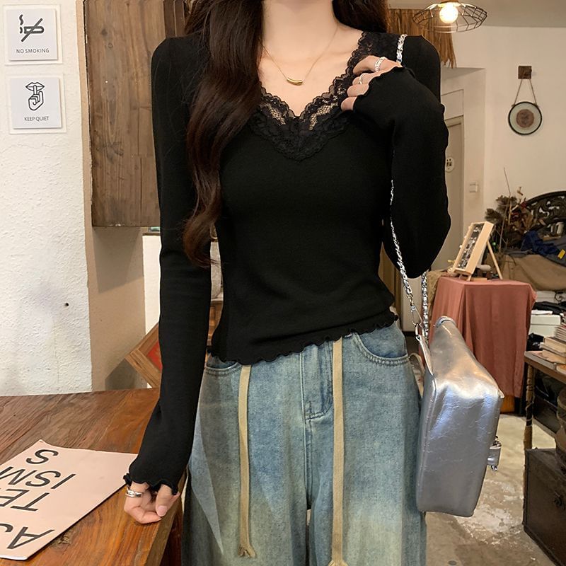 Slim-Fit Cropped Tee with V-Neckline, Lace Inserts & Lettuce Hem, Long Sleeves
