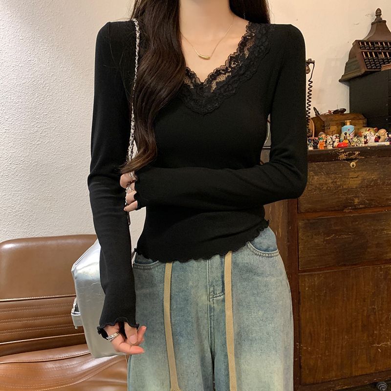 Slim-Fit Cropped Tee with V-Neckline, Lace Inserts & Lettuce Hem, Long Sleeves