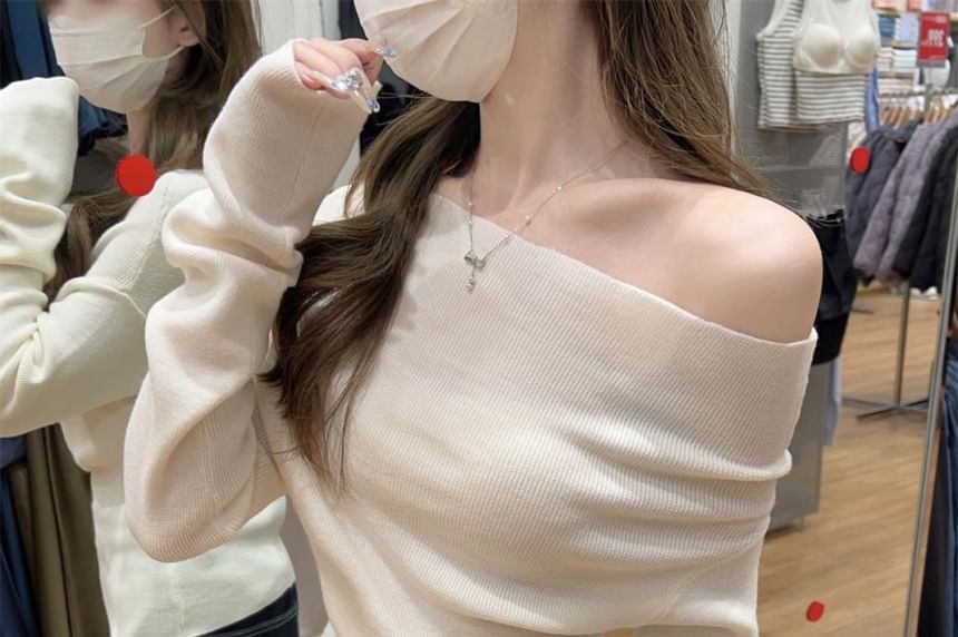 Slim-Fit Knit Top with Off-Shoulder Neckline and Long Sleeves