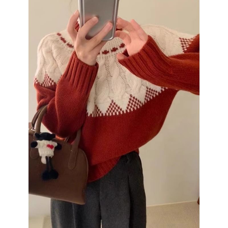 Loose-Fit Cable-Knit Sweater with Color-Block Design and Long Sleeves