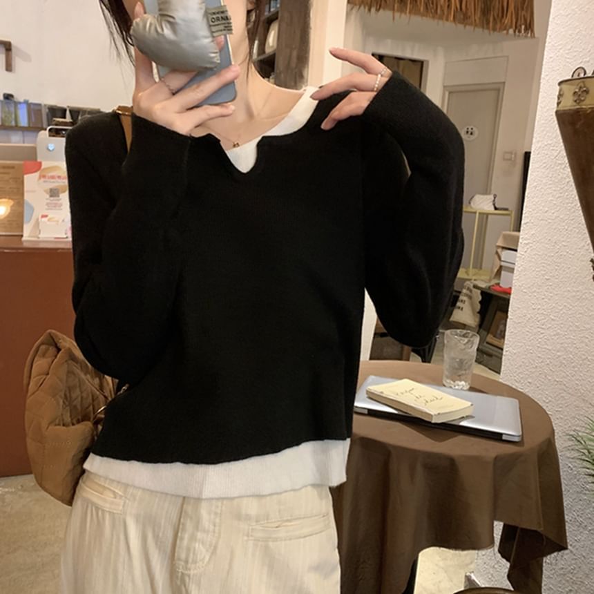 Loose-Fit Color-Block Sweater with Mock Two-Piece V-Neck and Long Sleeves