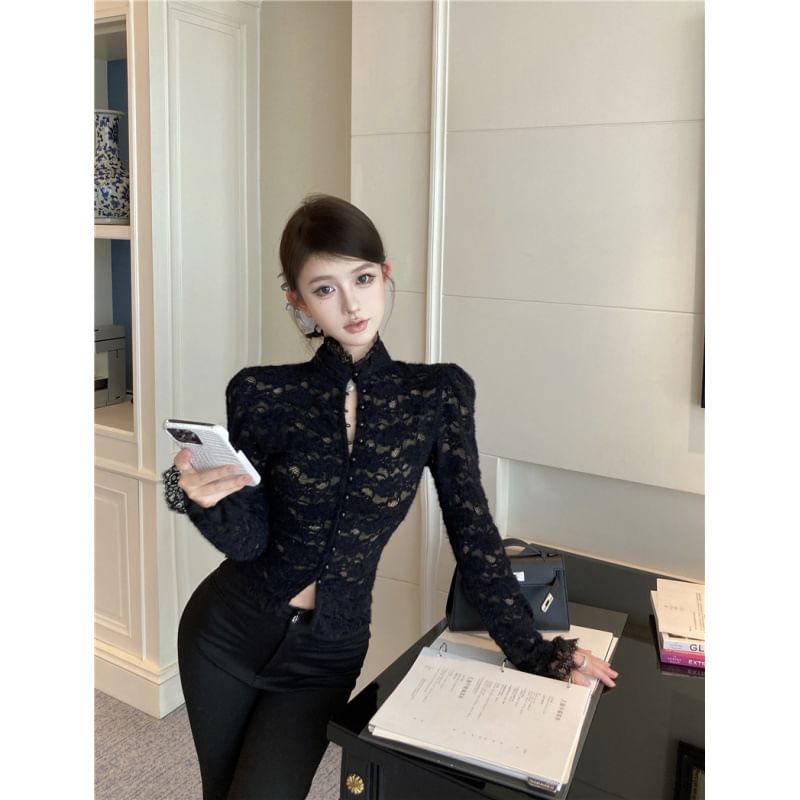 Two-Piece Set: Lace-Trimmed Fitted Top with Band Collar & Long Sleeves + Cami
