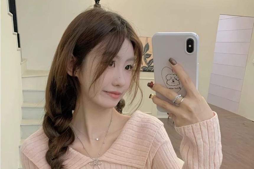 Fitted Knit Top with Collared Neckline & Long Sleeves, Solid Color Design