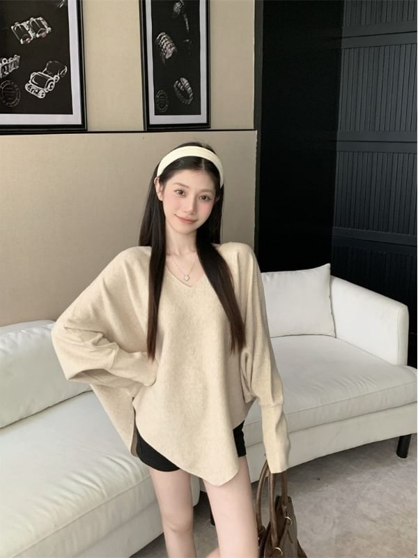 Solid Knit Top with V-Neckline & Batwing Sleeves, Relaxed Fit Pullover