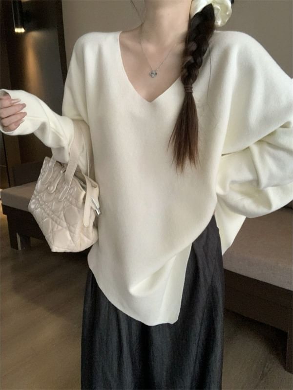 Solid Knit Top with V-Neckline & Batwing Sleeves, Relaxed Fit Pullover