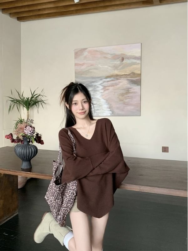 Solid Knit Top with V-Neckline & Batwing Sleeves, Relaxed Fit Pullover