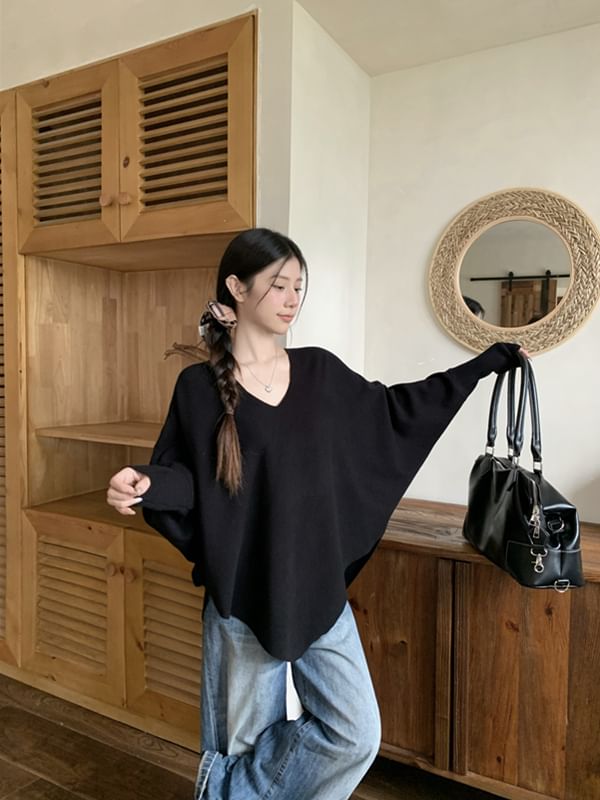 Solid Knit Top with V-Neckline & Batwing Sleeves, Relaxed Fit Pullover