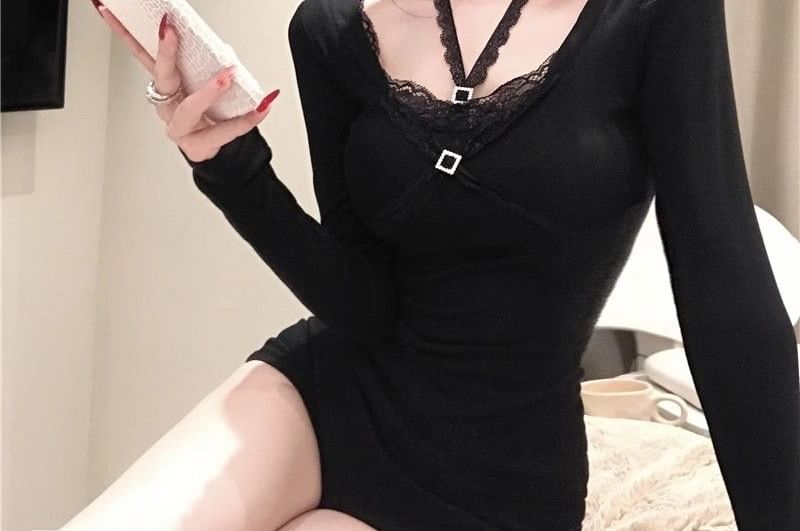 Halter Neck Lace Trim Long-Sleeve Blouse