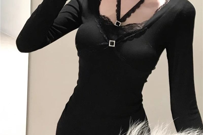 Halter Neck Lace Trim Long-Sleeve Blouse