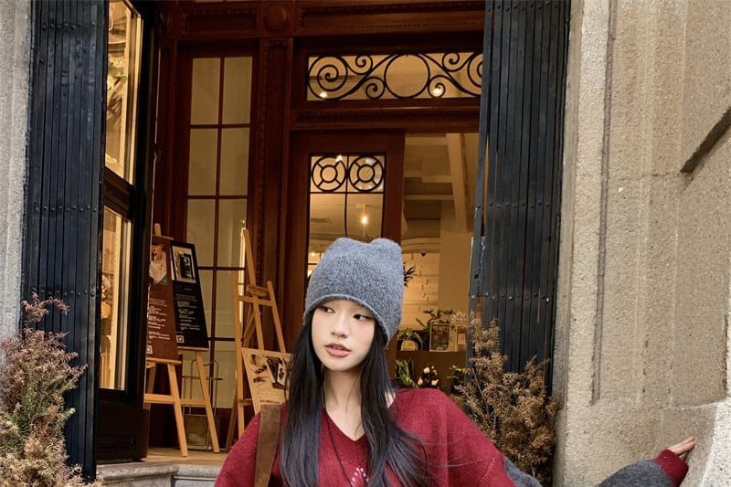 V-Neck Argyle Sweater / Plaid Mini Skirt