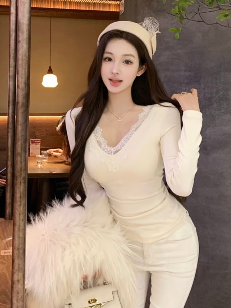 V-Neck Lace Trim Long-Sleeve Tee