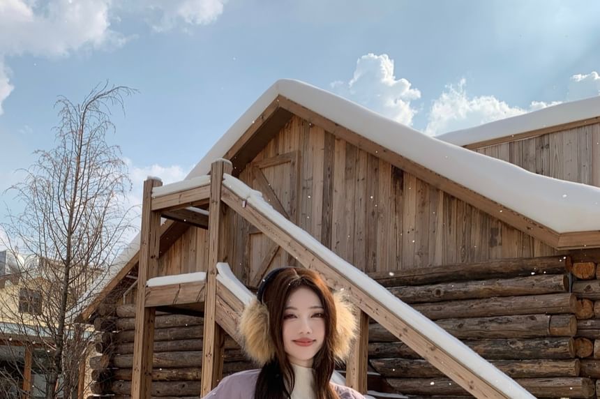 Round Neck Padded Zip Jacket / Mock Neck T-Shirt / Bubble Hem Mini Skirt