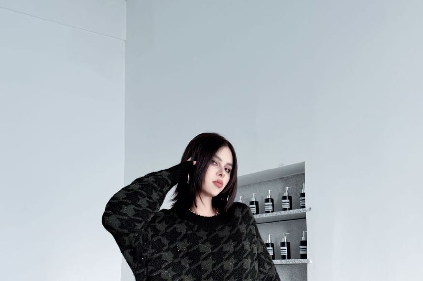 Crew Neck Houndstooth Oversized Sweater / High Rise Knit Mini Pencil Skirt