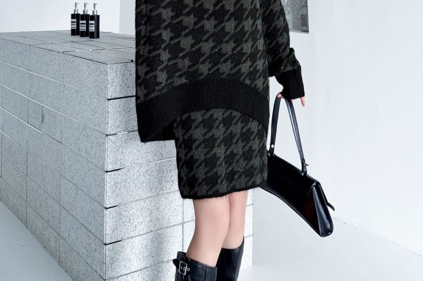 Crew Neck Houndstooth Oversized Sweater / High Rise Knit Mini Pencil Skirt