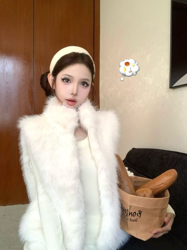 Faux Fur Vest / Long-Sleeve Knit Top / High Rise Side-Slit Maxi Pencil Skirt