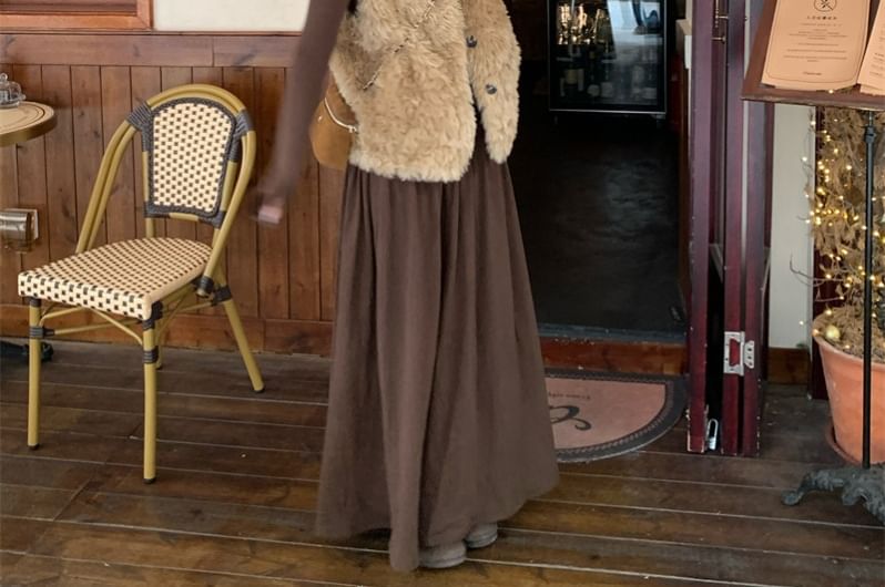 Faux Fur Vest / Long-Sleeve T-Shirt / High Waist Maxi A-Line Skirt