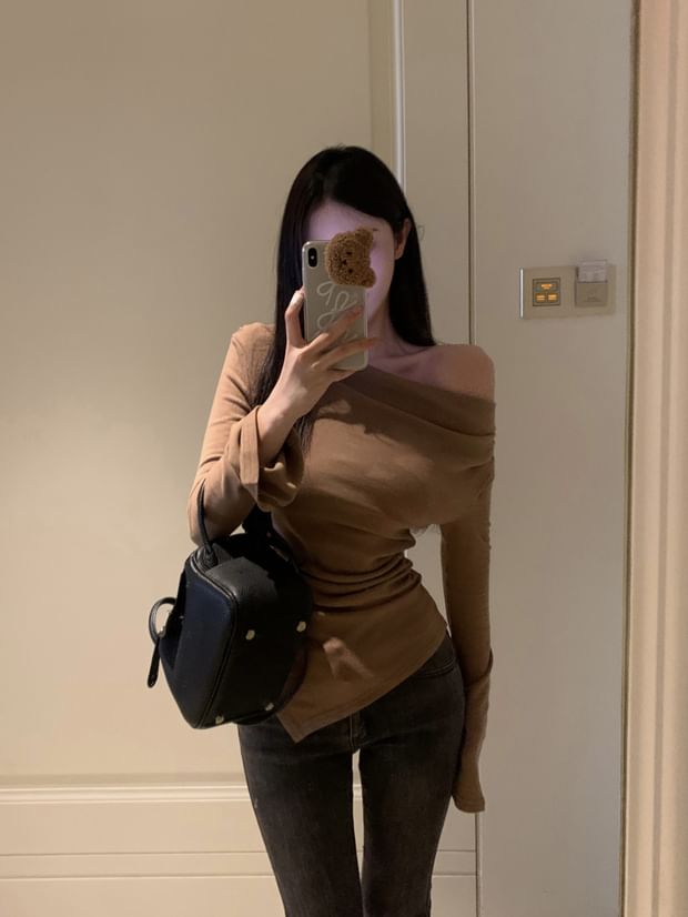 Asymmetric Off-Shoulder Fitted Jersey Top