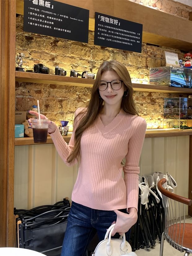 Ribbed V-Neck Long Sleeve Knit Top
