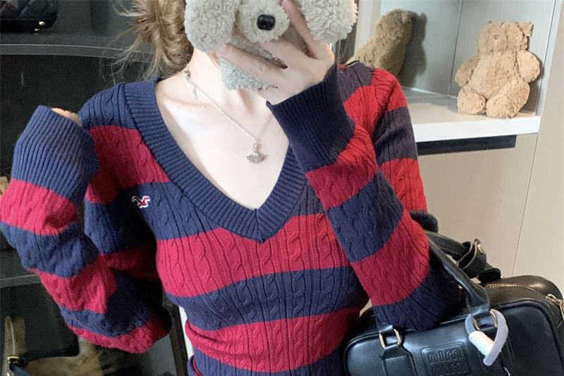 V-Neck Striped Slim Knit Long Sleeve Top
