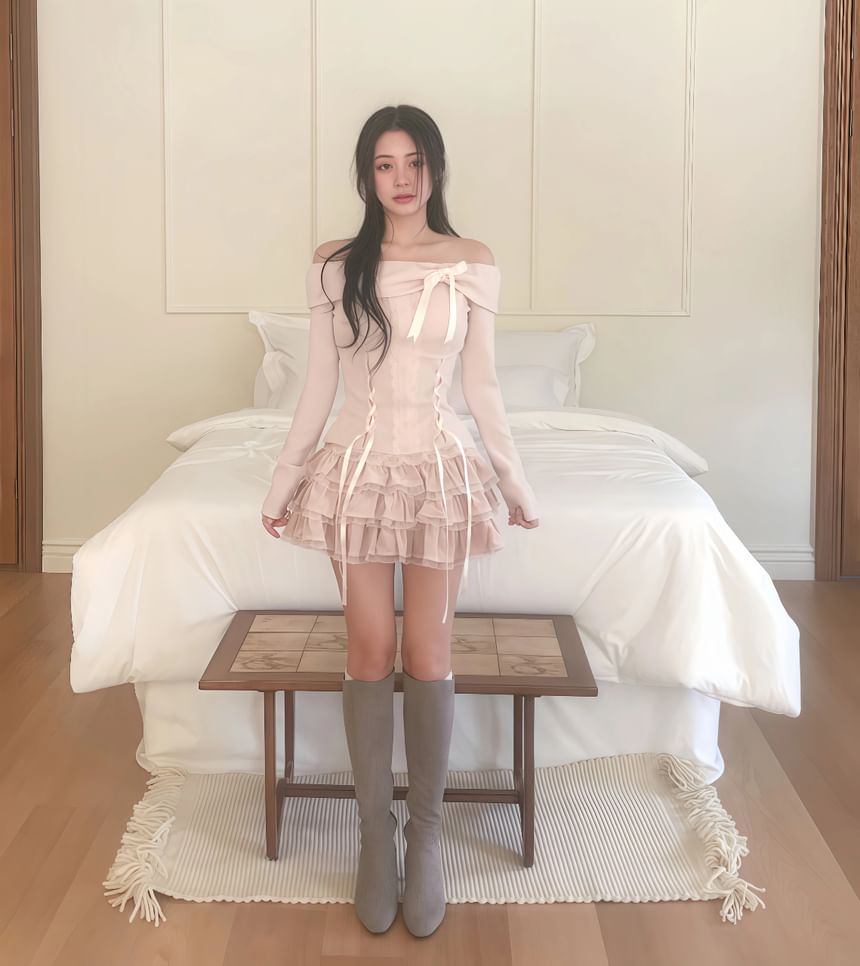 Set: Off-Shoulder Bow Ruffle Lace-Up Top + High Waist Mini Skirt
