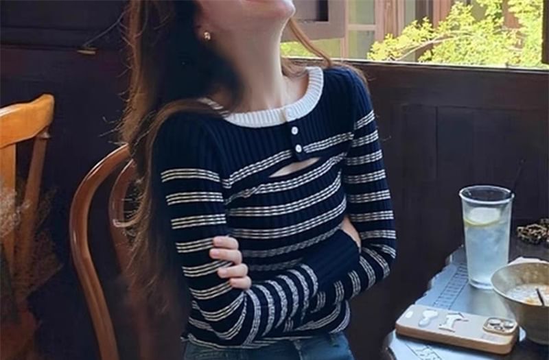 Striped Contrast Trim Cropped Knit Crew Neck Long Sleeve Top