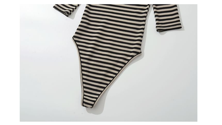 Scoop Neck Striped Short Sleeve Bodysuit