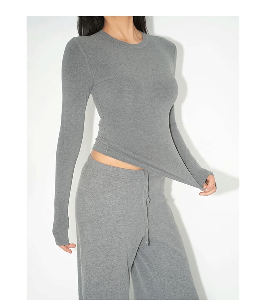 Round Neck Long Sleeve Basic Tee