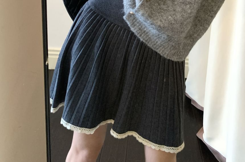 Contrast Trim Knitted Mini Pleated Skirt High Waist