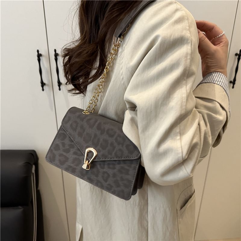 Leopard Patterned Flap Shoulder Bag