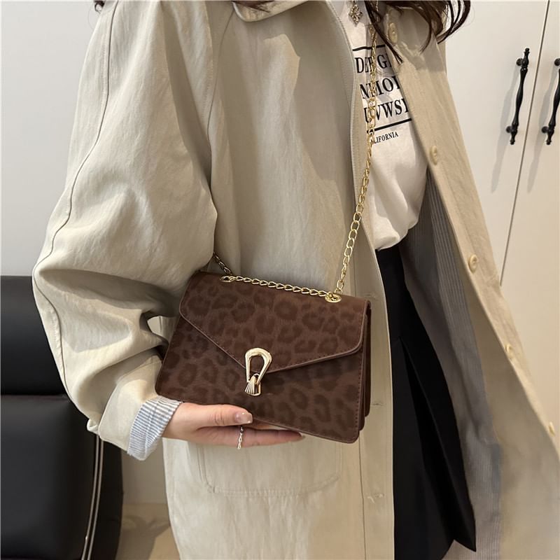 Leopard Patterned Flap Shoulder Bag