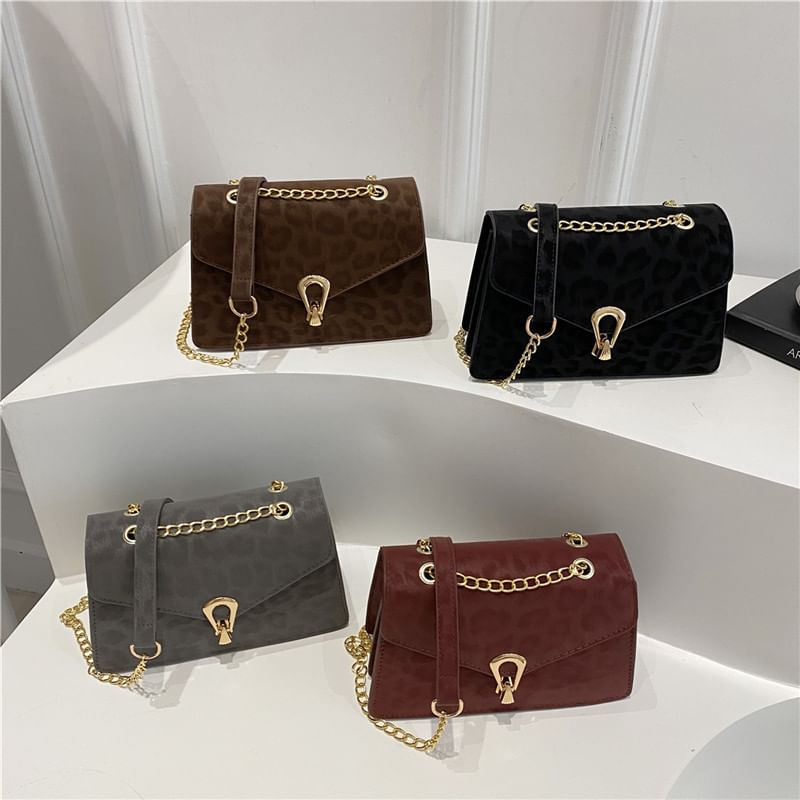 Leopard Patterned Flap Shoulder Bag