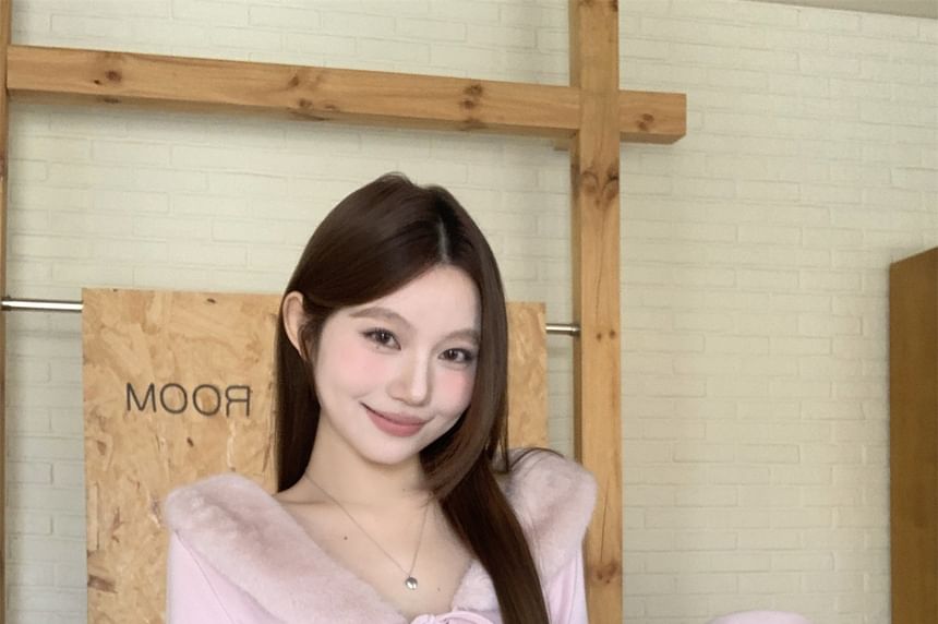 Fluffy Collar Lace-Up Plain T-Shirt Long Sleeve