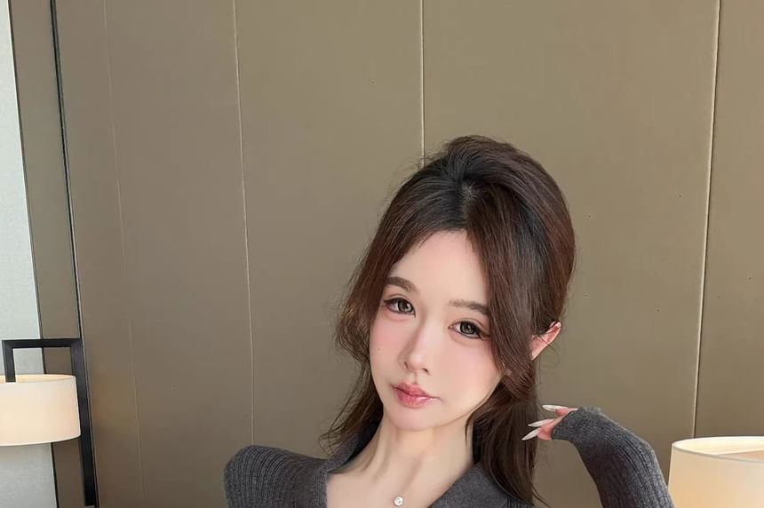 Ribbed V-Neck Knit Top Long Sleeve