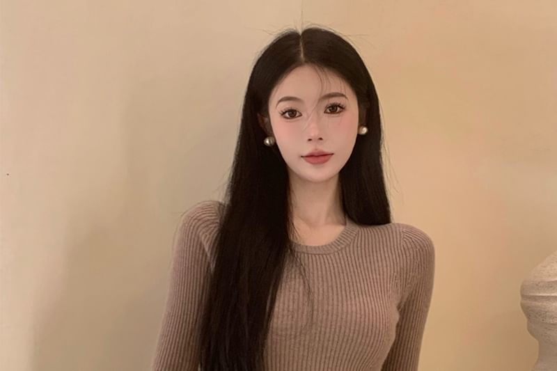 Slim Fit Long-Sleeve Knit Crop Top
