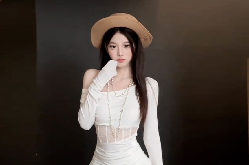 Set: Off Shoulder Lace Panel Top + Maxi A-Line Skirt