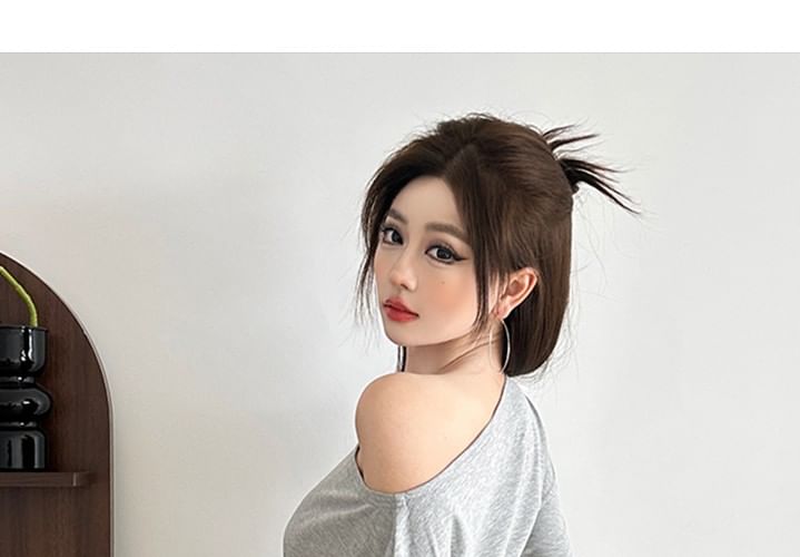 Lace-Up Slim Fit Off-Shoulder Long Sleeve Tee