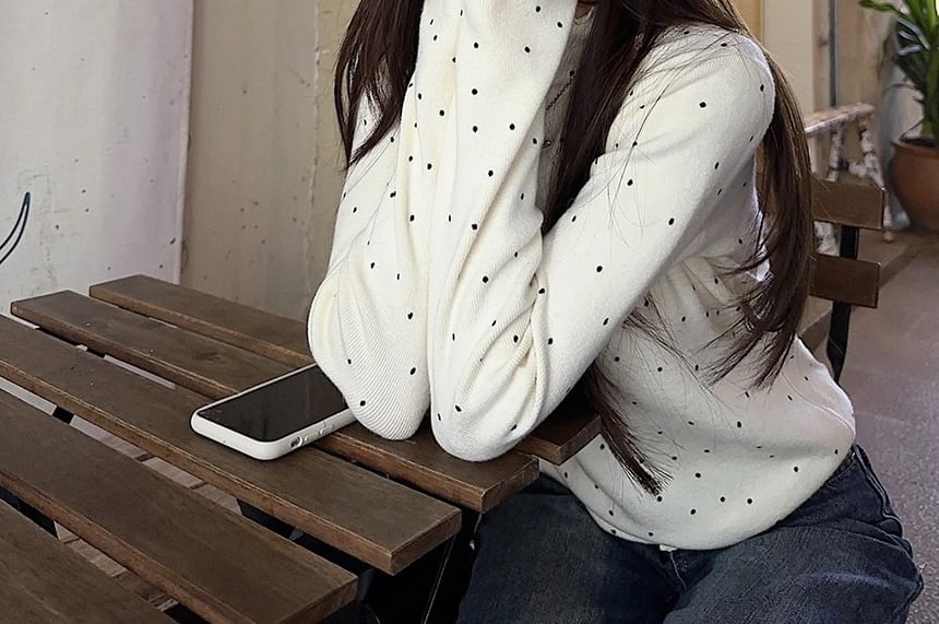 Dotted Mock Neck Long Sleeve Knit
